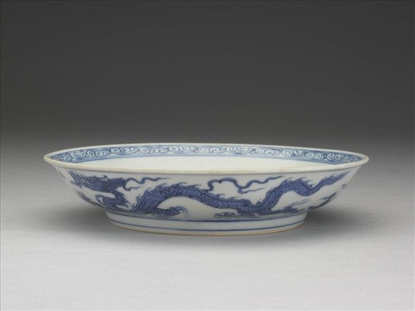 青花雙龍戲珠紋盤