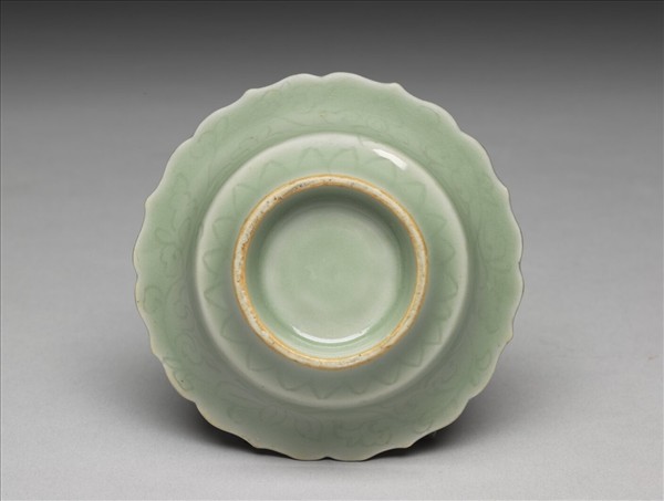 青瓷蓮花式碟