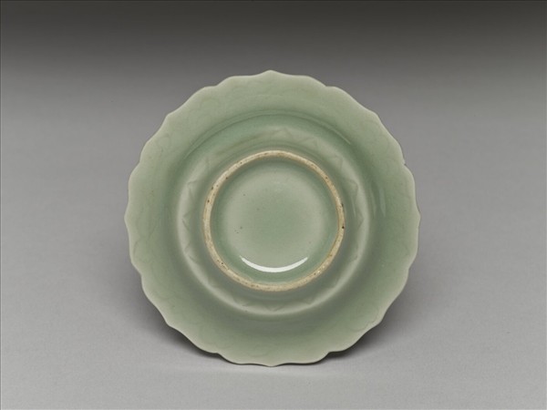 青瓷蓮花式碟
