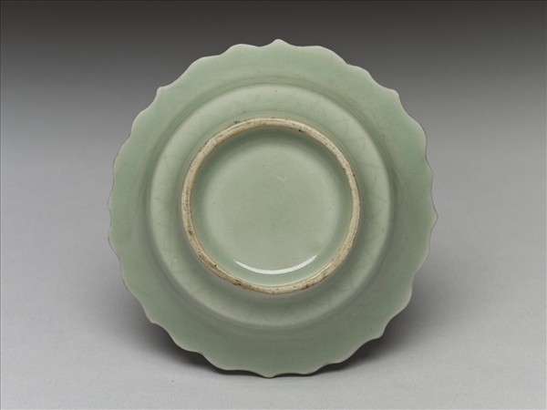 青瓷蓮花式碟