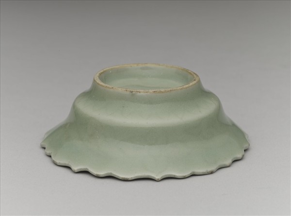 青瓷蓮花式碟