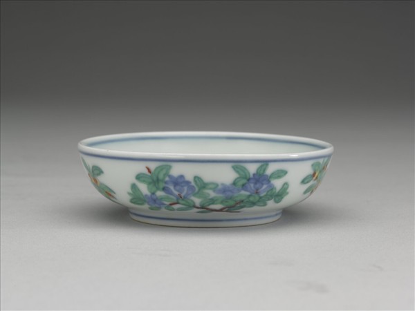 鬥彩葡萄花卉紋碟