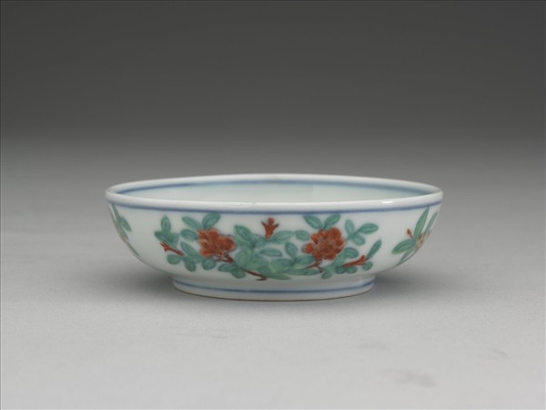 鬥彩葡萄花卉紋碟