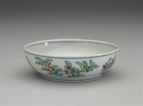 鬥彩葡萄花卉紋碟