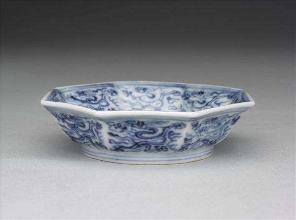 青花雲龍紋八方碟