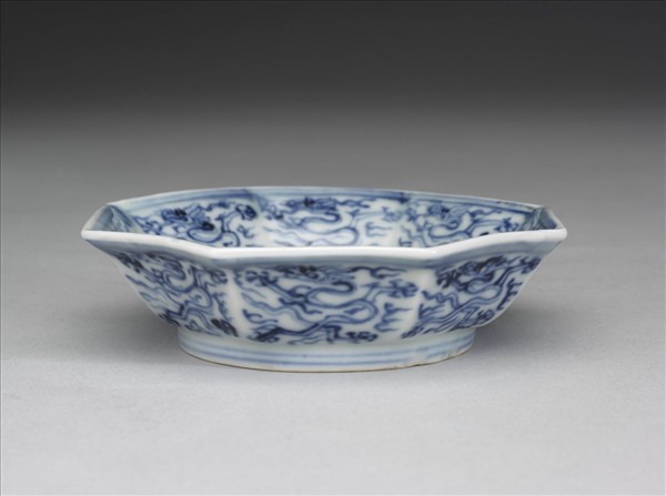 青花雲龍紋八方碟