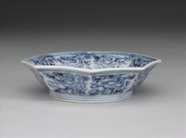 青花雲龍紋八方碟