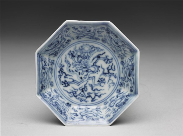青花雲龍紋八方碟