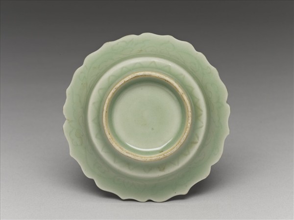 青瓷蓮花式碟