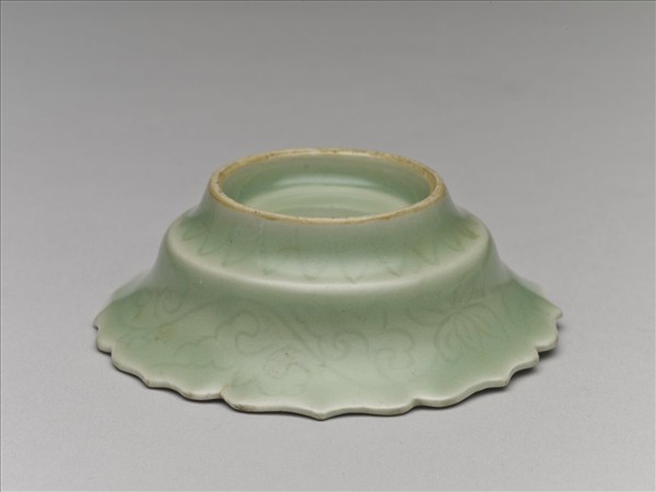 青瓷蓮花式碟