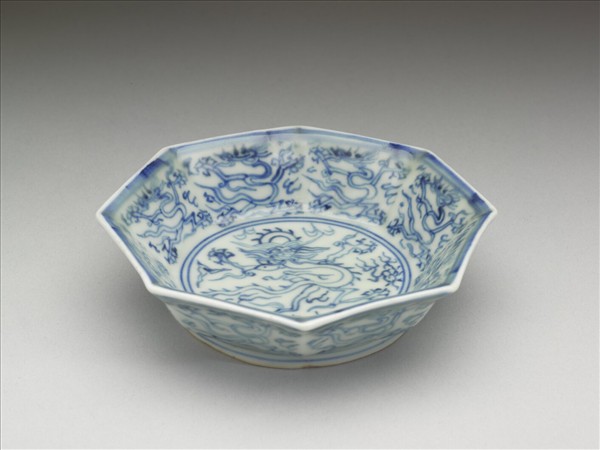 青花雲龍紋八方碟