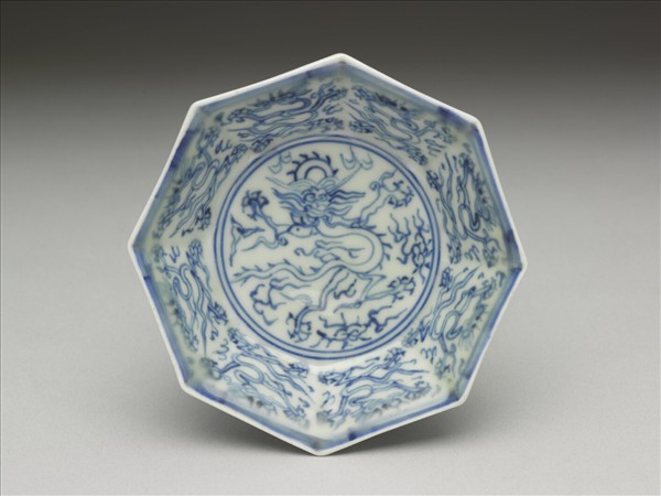 青花雲龍紋八方碟