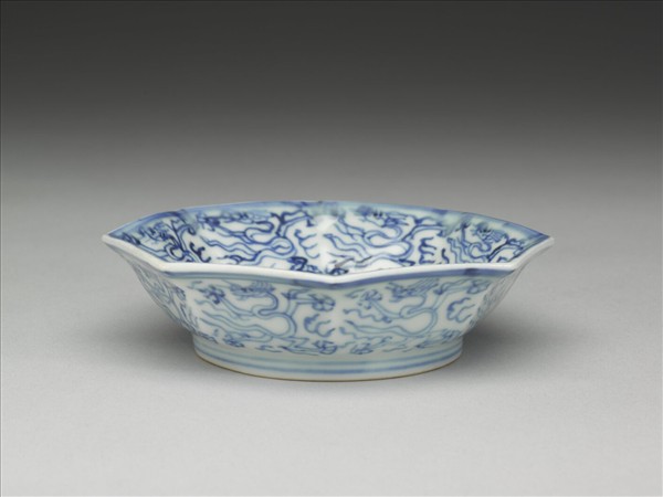 青花雲龍紋八方碟