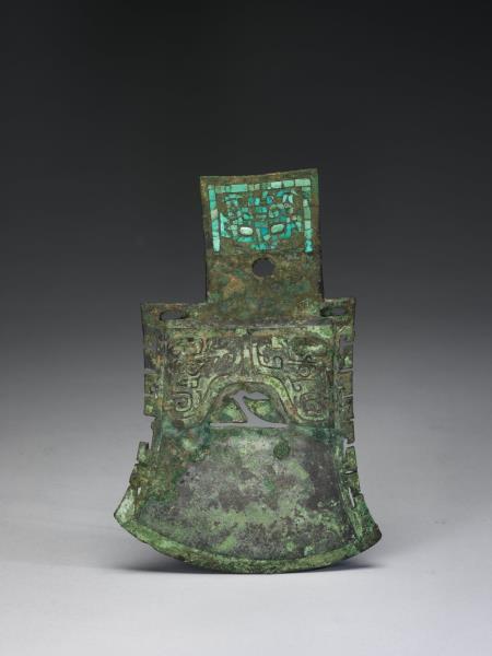 鑲嵌綠松石獸面紋銅鉞