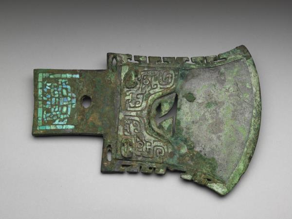 鑲嵌綠松石獸面紋銅鉞