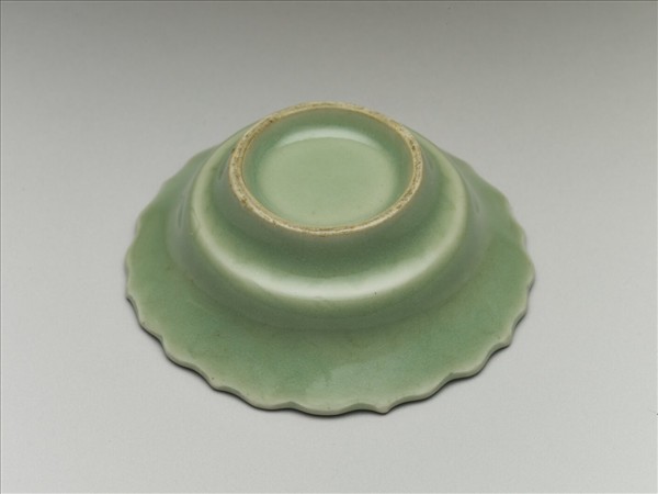 青瓷蓮花式碟
