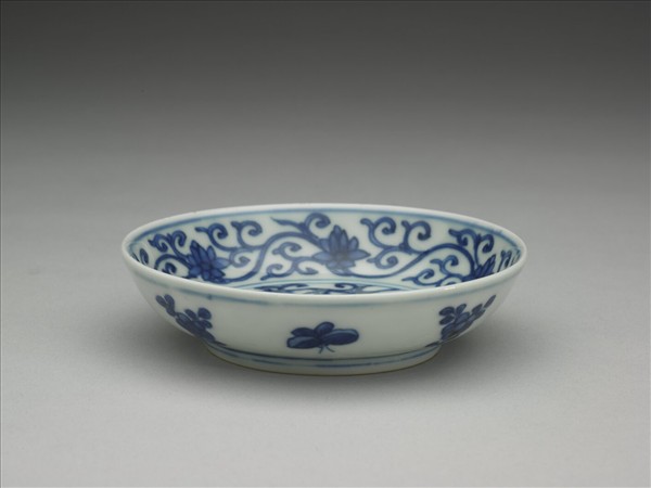 青花三獸花卉紋碟