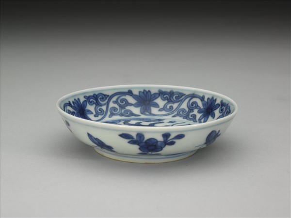 青花三獸花卉紋碟