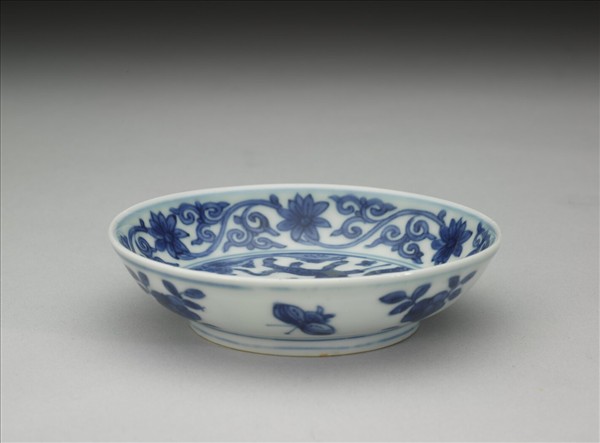 青花三獸花卉紋碟