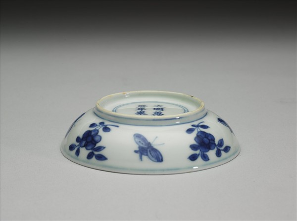 青花三獸花卉紋碟