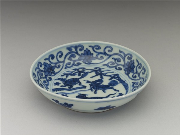 青花三獸花卉紋碟