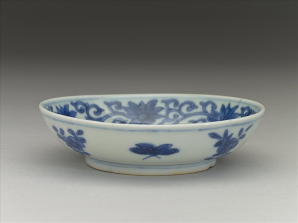 青花三獸花卉紋碟