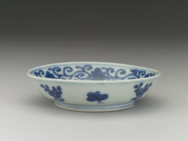 青花三獸花卉紋碟