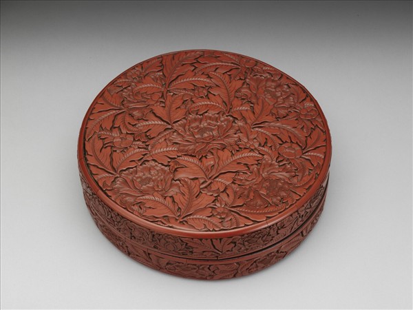 牡丹花卉雕漆圓盒