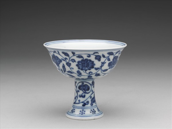 青花四季花卉紋高足碗