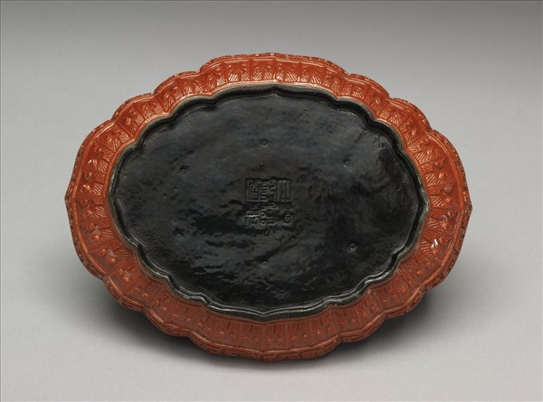 仿雕漆海棠式盒