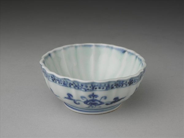 青花靈芝紋葵花式杯