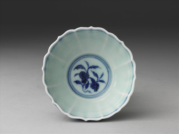 青花花卉紋葵花式杯