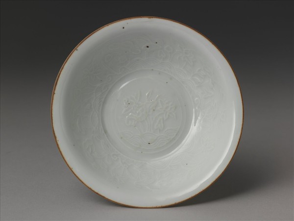 青白瓷印花蓮塘鷺鷥紋碗