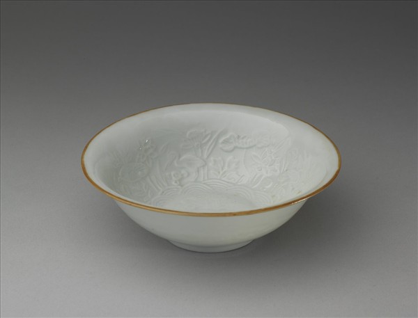 青白瓷印花蓮塘鷺鷥紋碗