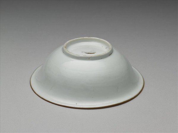 青白瓷印花蓮塘鷺鷥紋碗