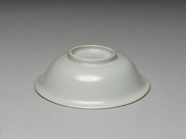 青白瓷印花蓮塘鷺鷥紋碗