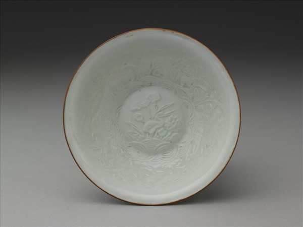 青白瓷印花蓮塘鷺鷥紋碗