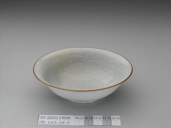 青白瓷印花蓮塘鷺鷥紋碗