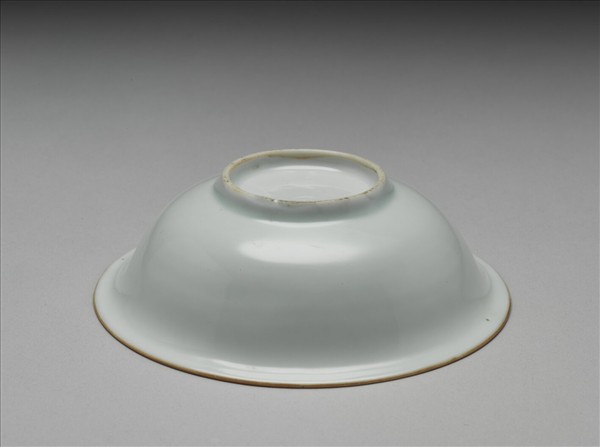 青白瓷印花蓮塘鷺鷥紋碗