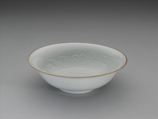 青白瓷印花蓮塘鷺鷥紋碗