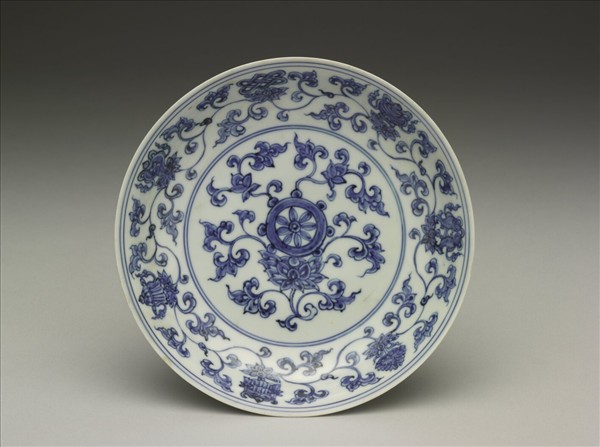 青花蓮托八吉祥紋盤