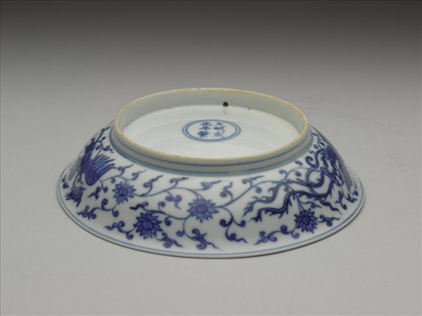 青花穿蓮鳳凰紋盤