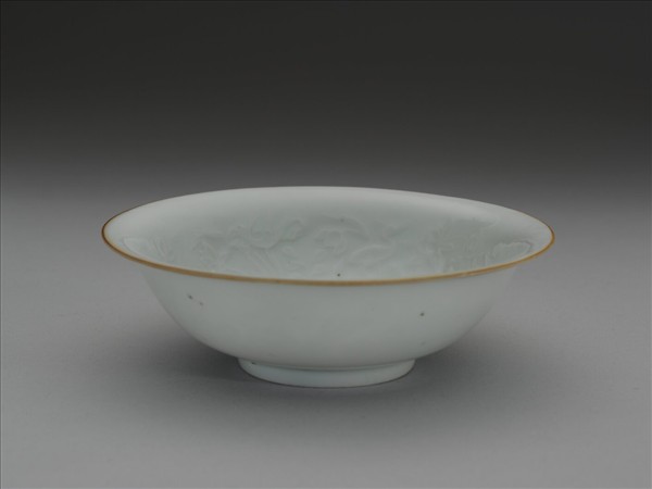 青白瓷印花蓮塘鷺鷥紋碗