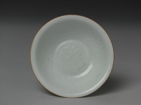 青白瓷印花蓮塘鷺鷥紋碗