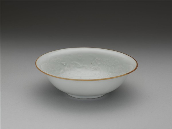 青白瓷印花蓮塘鷺鷥紋碗