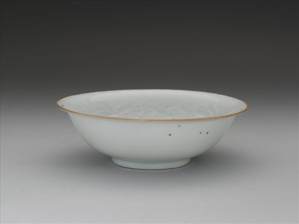 青白瓷印花蓮塘鷺鷥紋碗