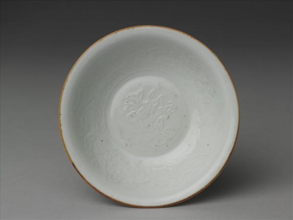 青白瓷印花蓮塘鷺鷥紋碗