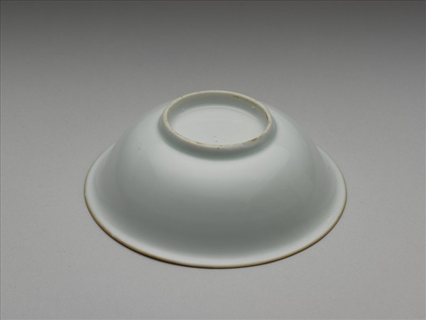 青白瓷印花蓮塘鷺鷥紋碗