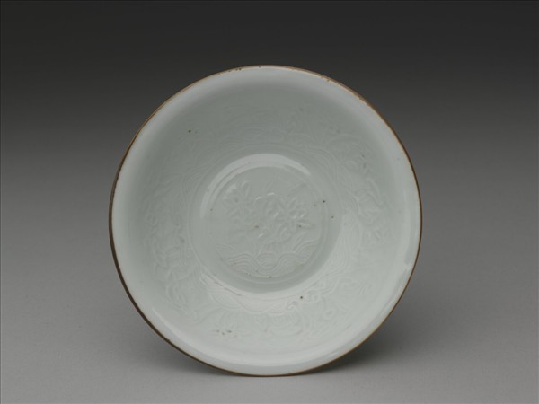 青白瓷印花蓮塘鷺鷥紋碗