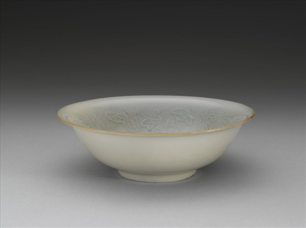 青白瓷印花蓮塘鷺鷥紋碗